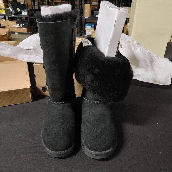 New Ugg Bailey Button Triplet II Black Suede Shearling Boots 6 - Picture 2 of 8